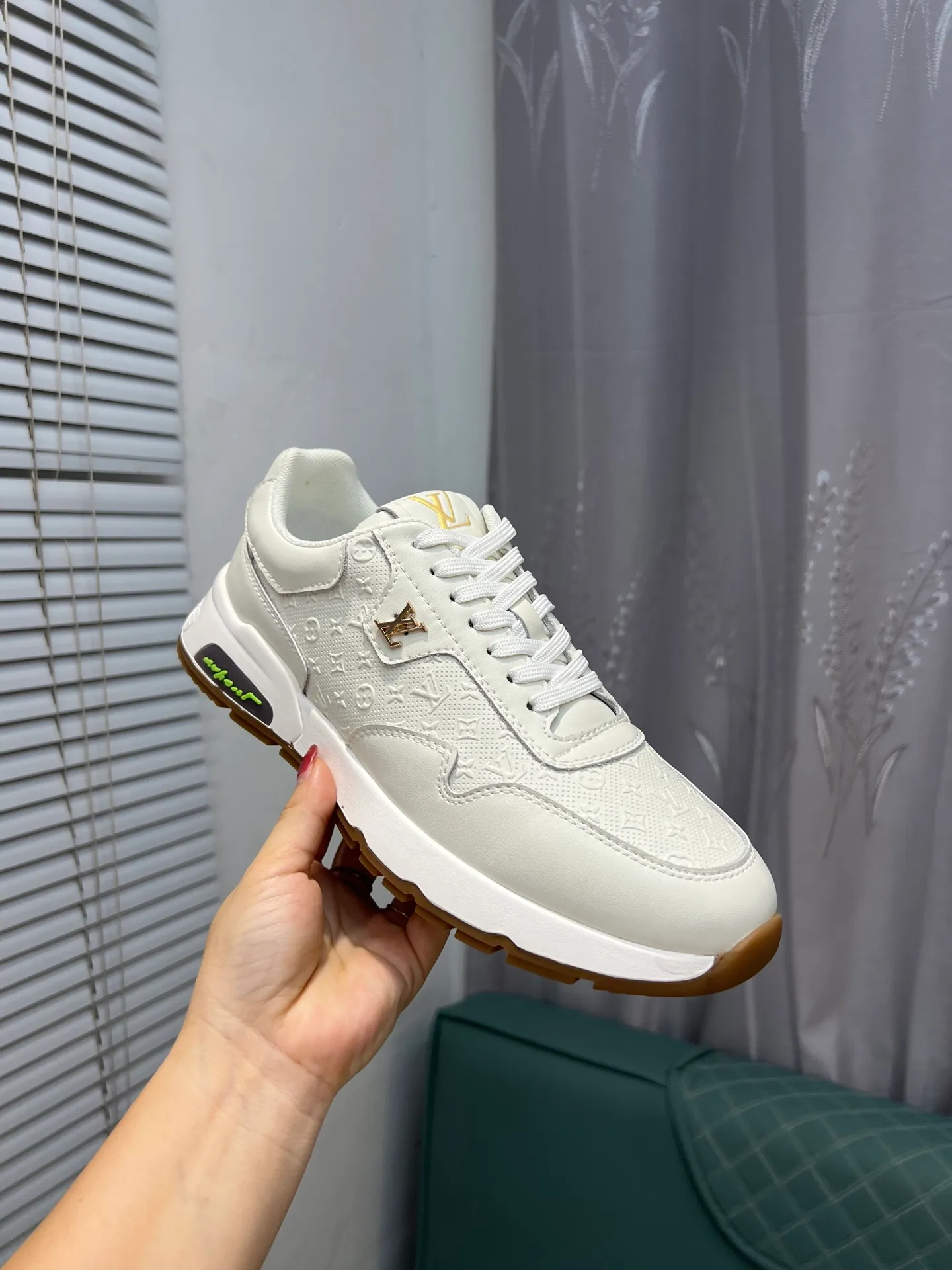 Men's shoes 💰460 "LV" The latest men's casual shoes, genuine leather lining, rubber wear-resistant outsole, fine lines and beautiful strips, not too much decoration, European and American style, comfortable and high-grade, optional, size number: 38 to 44 45 can be customized